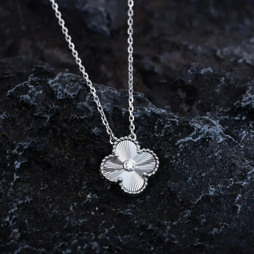 [WZQ]CLOVER  15MM DIAMOND LASER NECKLACE SILVER
