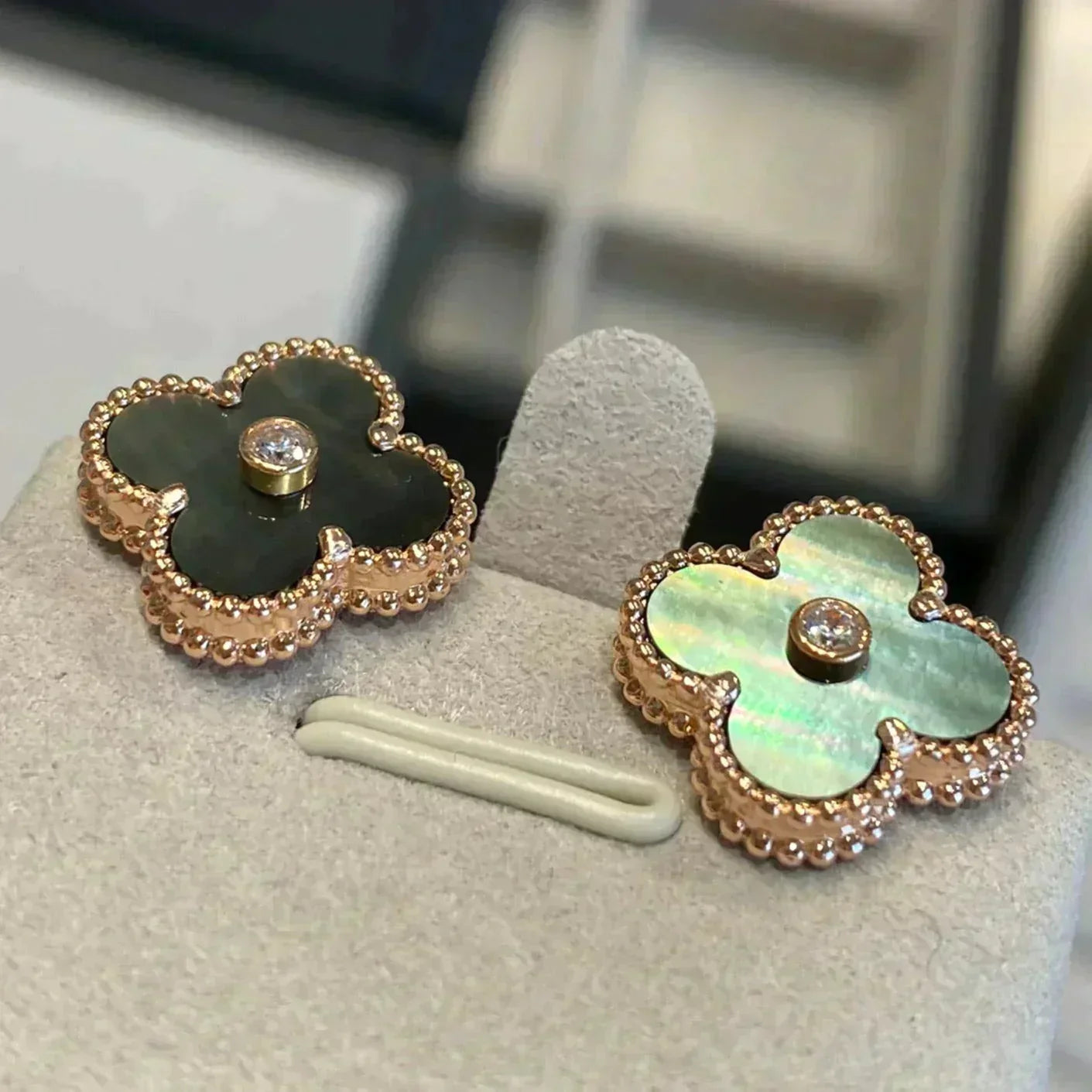 [WZQ]CLOVER MEDIUM 1 MOTIFS GRAY MOP  DIAMOND EARRINGS