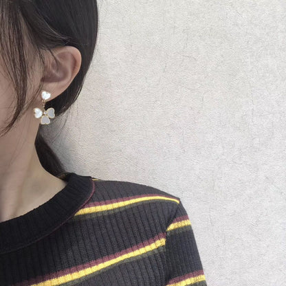 [WZQ]CLOVER SWEET WHITE MOP EARRINGS