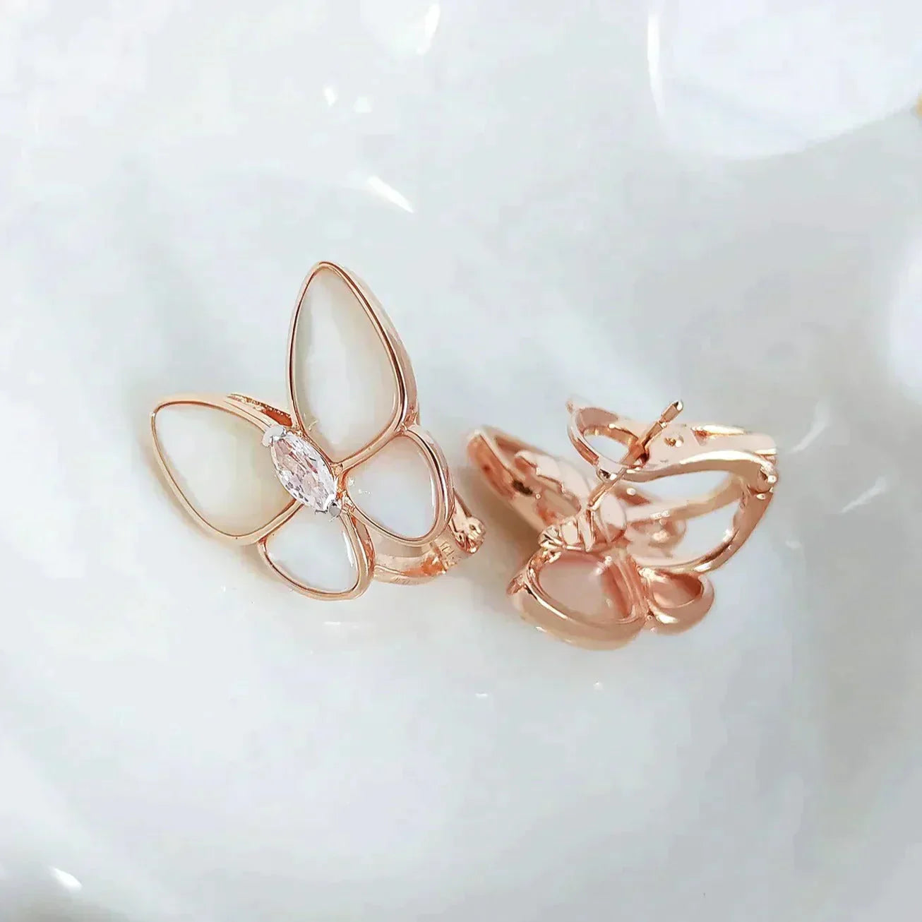 [WZQ]BUTTERFLY MOP DIAMOND EARRINGS