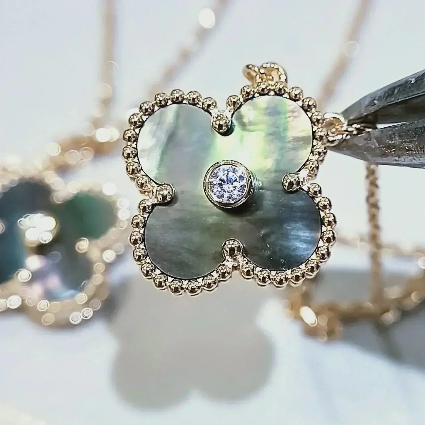 [WZQ]CLOVER 15MM DIAMOND AND MOTHER-OF-GREY NECKLACE