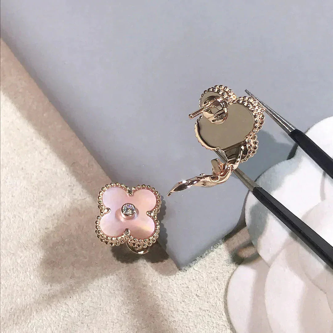 [WZQ]CLOVER MEDIUM 1 MOTIFS  PINK MOP DIAMOND EARRINGS