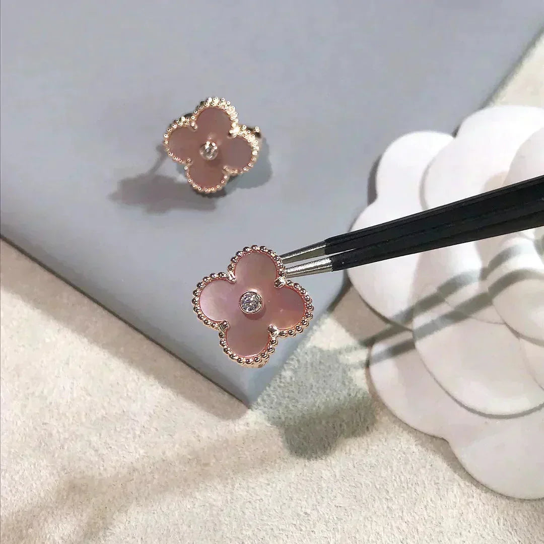 [WZQ]CLOVER MEDIUM 1 MOTIFS  PINK MOP DIAMOND EARRINGS