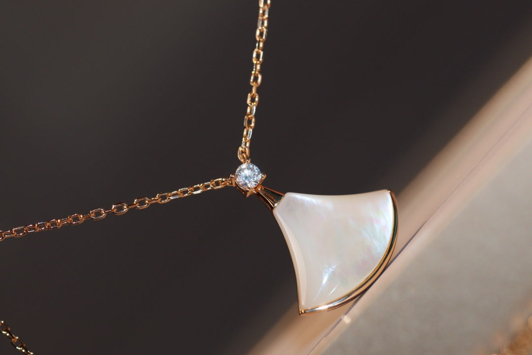 [WZQ]DREAM NECKLACE WHITE MOP PINK GOLD 1 DIAMOND