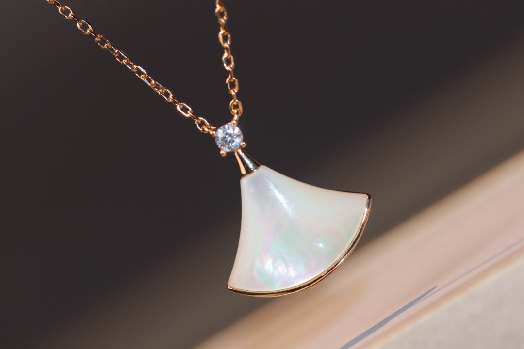 [WZQ]DREAM NECKLACE WHITE MOP PINK GOLD 1 DIAMOND