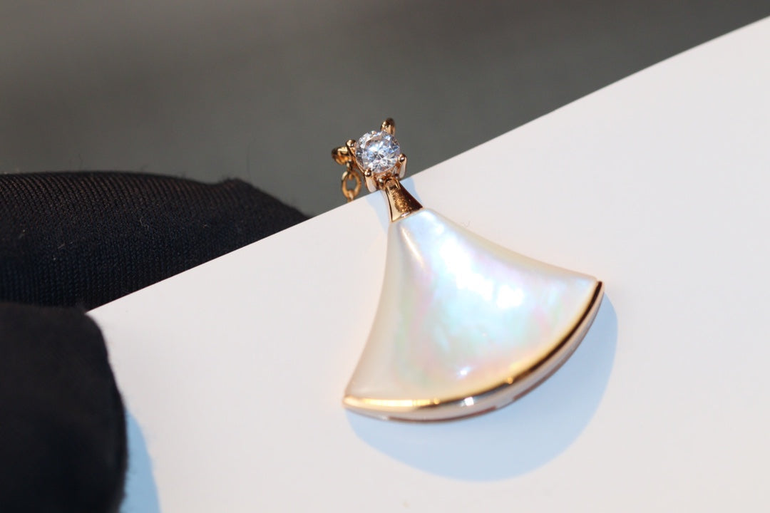 [WZQ]DREAM NECKLACE WHITE MOP PINK GOLD 1 DIAMOND