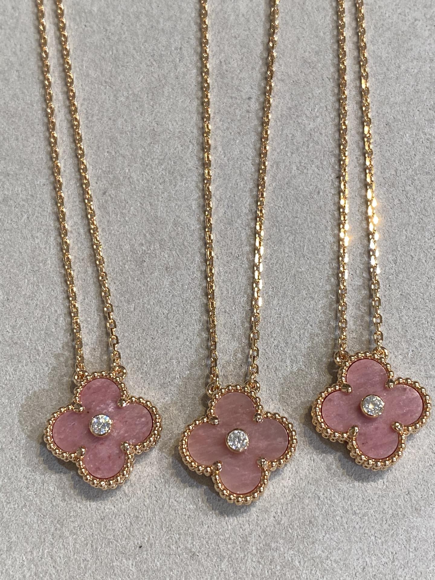[WZQ]CLOVER 15MM DIAMOND RHODONITE NECKLACE