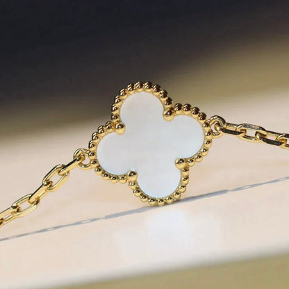 [WZQ]CLOVER 20 MOTIFS WHITE MOP NECKLACE