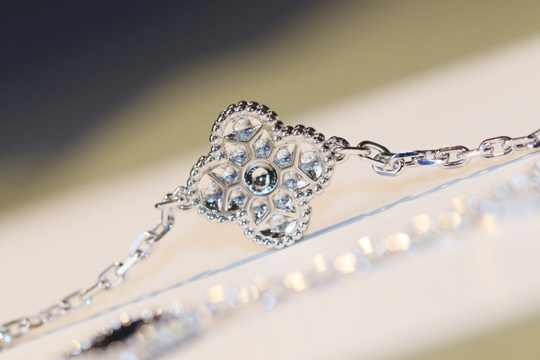 [WZQ]CLOVER 20 MOTIFS ONYX DIAMOND SILVER