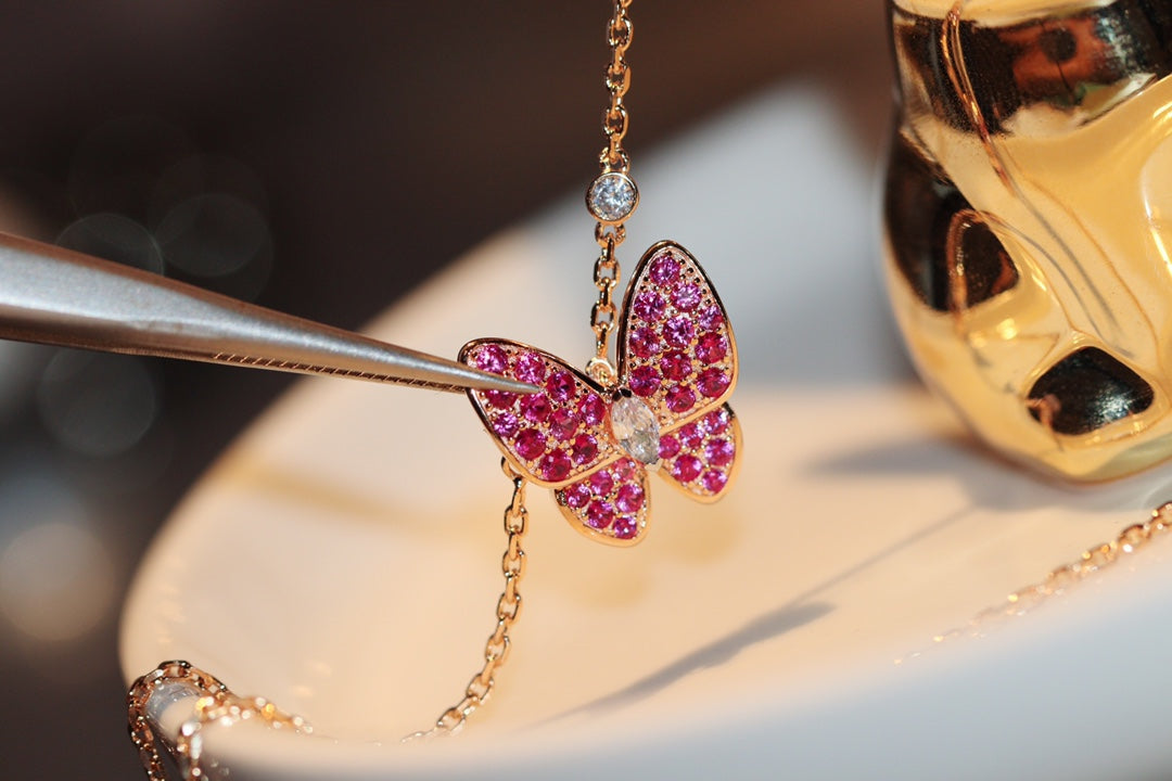 [WZQ]BUTTERFLY RED DIAMOND ROSE GOLD NECKLACE