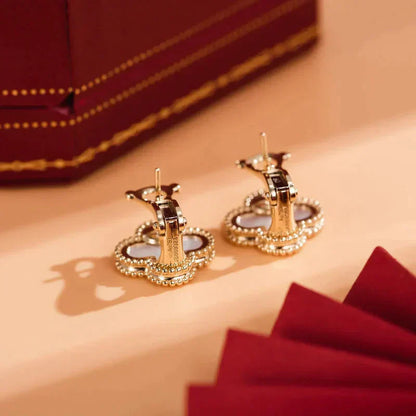 [WZQ]CLOVER MEDIUM 1 MOTIFS  WHITE MOP STUD EARRINGS
