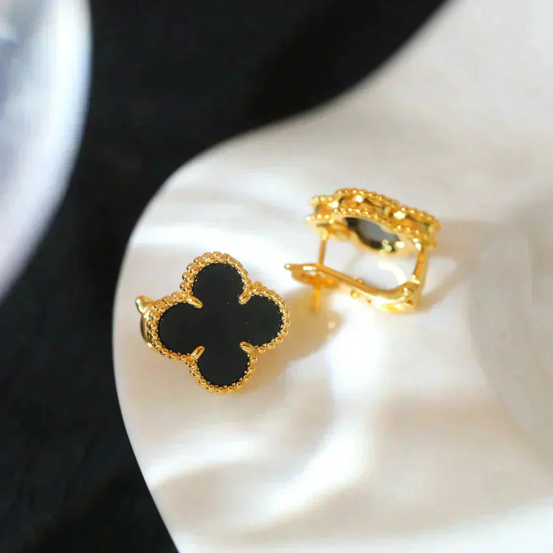 [WZQ]CLOVER MEDIUM 1 MOTIFS  ONYX STUD EARRINGS
