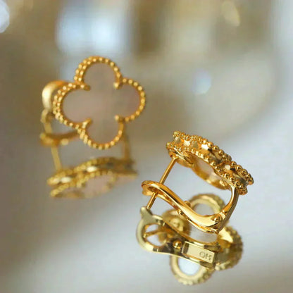 [WZQ]CLOVER MEDIUM 1 MOTIFS  WHITE MOP STUD EARRINGS