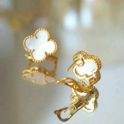 [WZQ]CLOVER MEDIUM 1 MOTIFS  WHITE MOP STUD EARRINGS