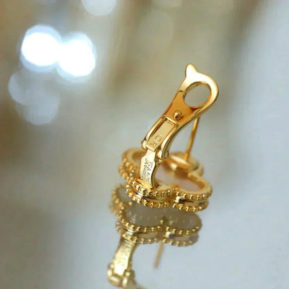 [WZQ]CLOVER MEDIUM 1 MOTIFS  WHITE MOP STUD EARRINGS
