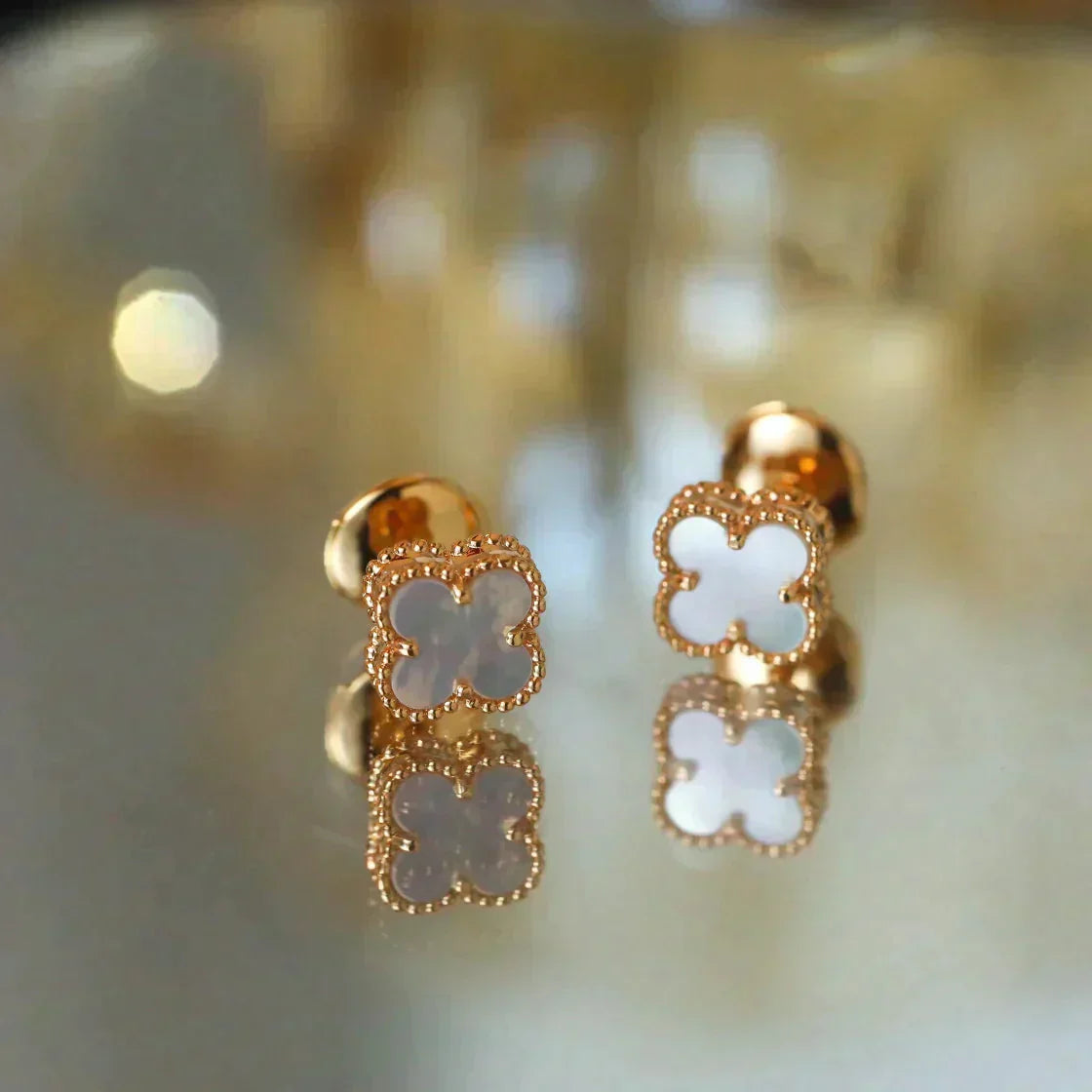 [WZQ]CLOVER MINI 9.5MM WHITE MOP EARRINGS