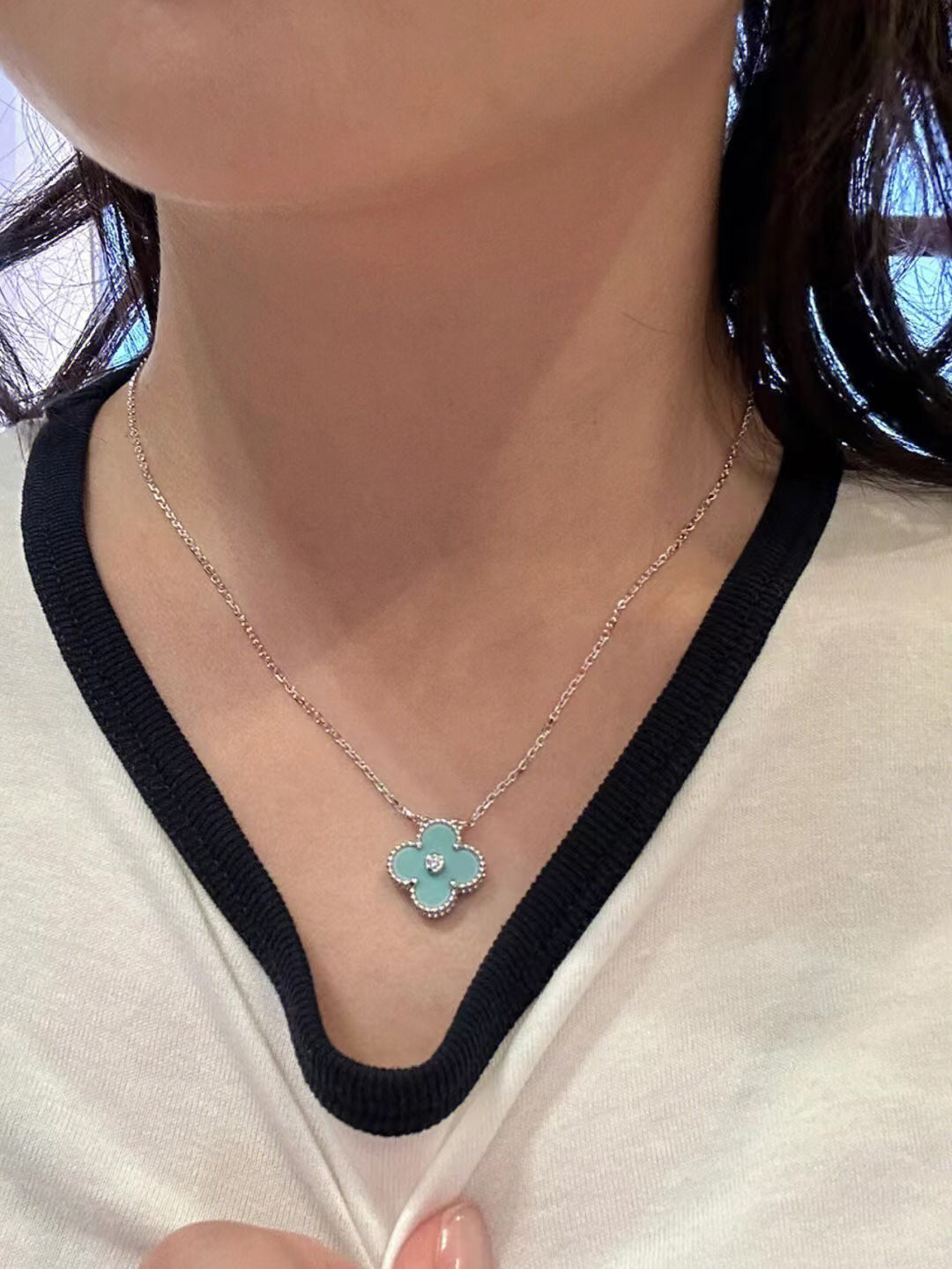 [WZQ]CLOVER 1 DIAMOND LIGHT BLUE SILVER NECKLACE