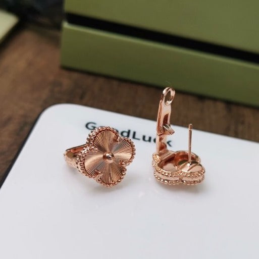 [WZQ]CLOVER MEDIUM STUD EARRINGS