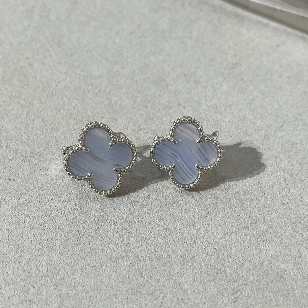 [WZQ]CLOVER CHALCEDONY SILVER STUD EARRINGS