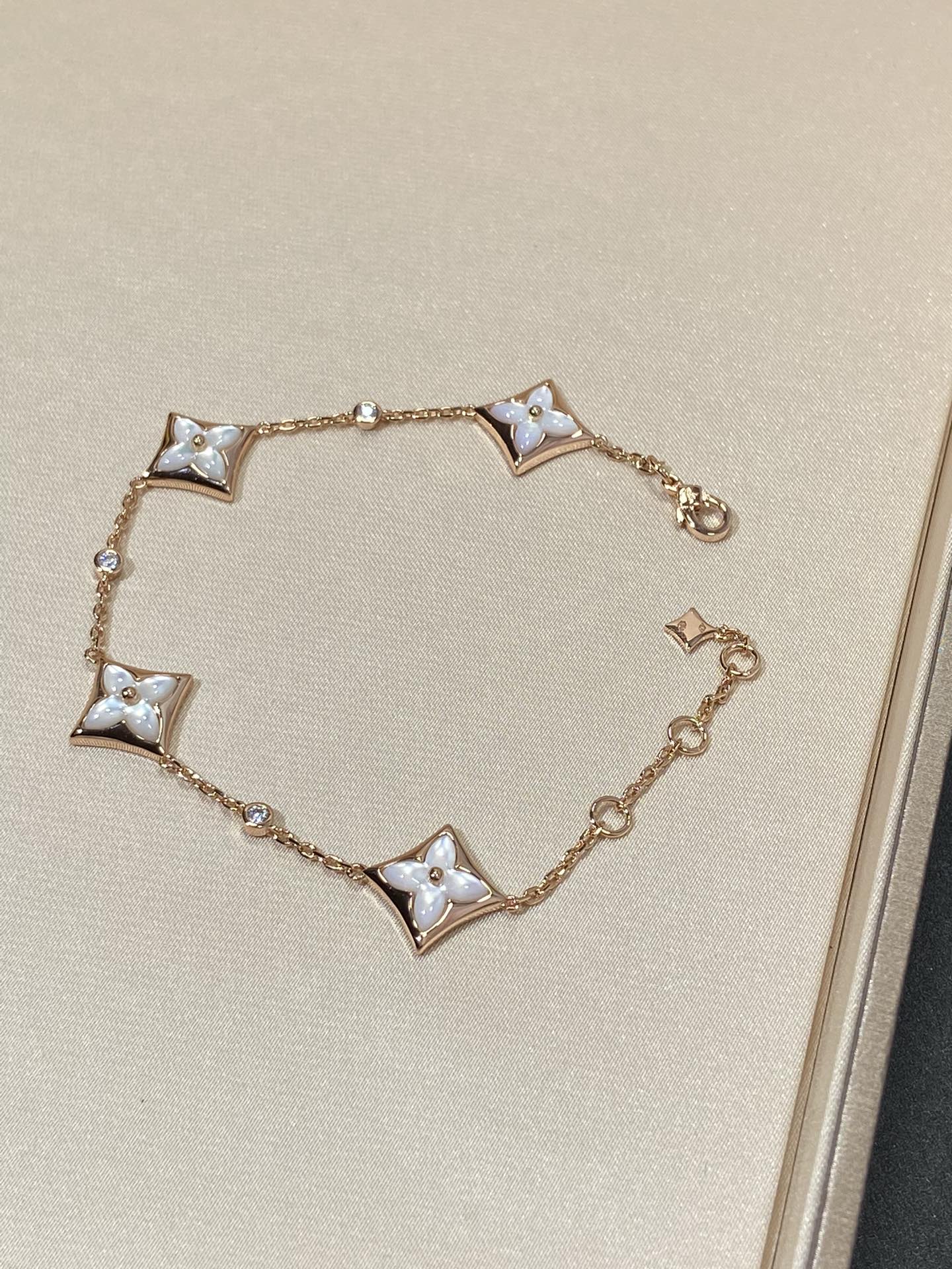 [WZQ]STAR 4 MOTIF MOP DIAMOND PINK GOLD BRACELET