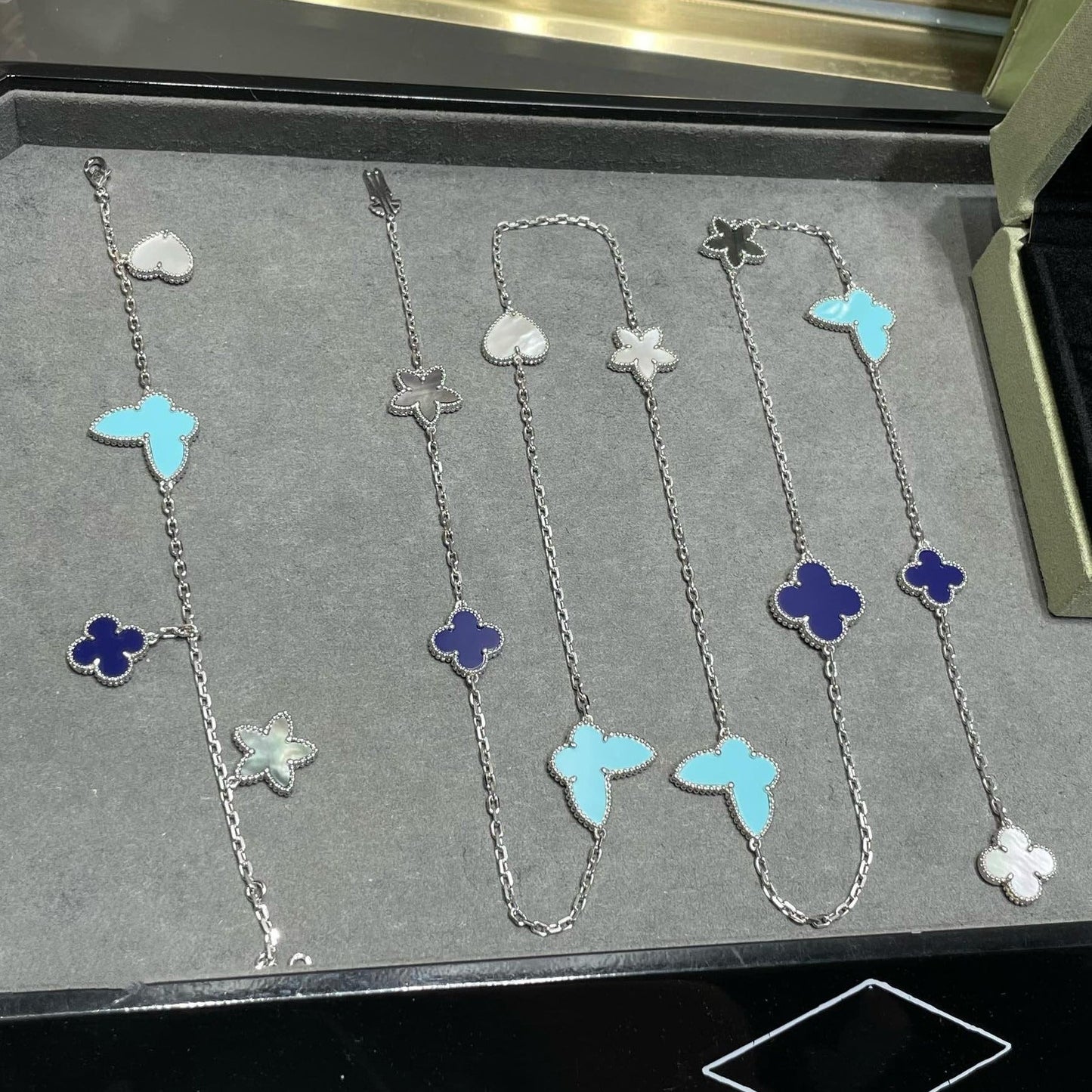 [WZQ]LUCKY CLOVER SILVER 11 MOTIF NECKLACE