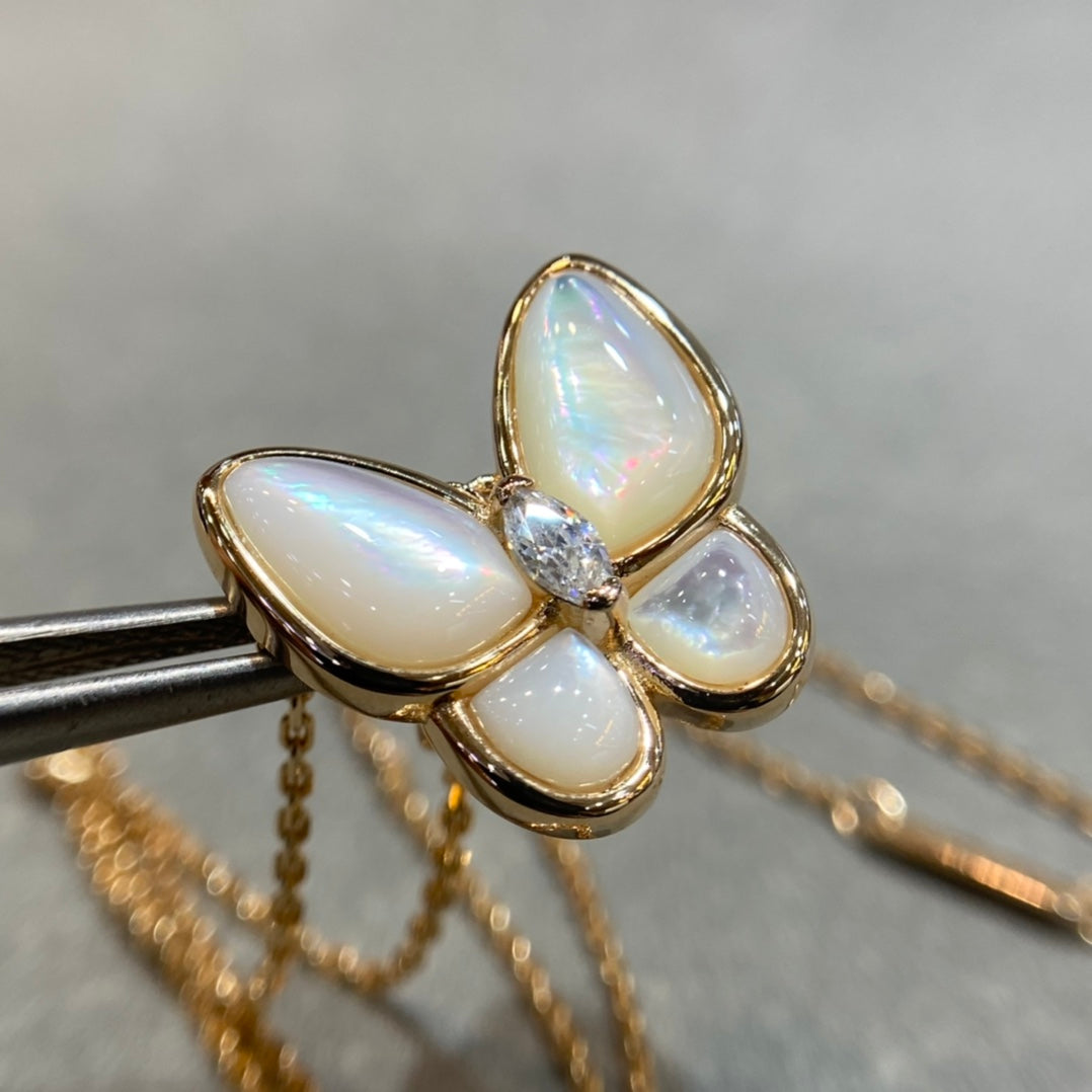 [WZQ]BUTTERFLY MOP DIAMOND NECKLACE
