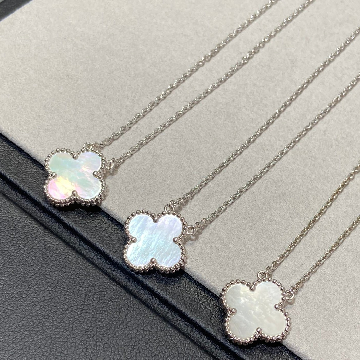 [WZQ]CLOVER MEDIUM SILVER WHITE MOP NECKLACE