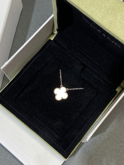 [WZQ]CLOVER MEDIUM SILVER WHITE MOP NECKLACE