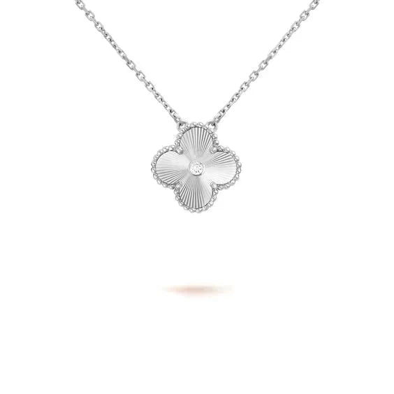 [WZQ]CLOVER  15MM DIAMOND LASER NECKLACE SILVER