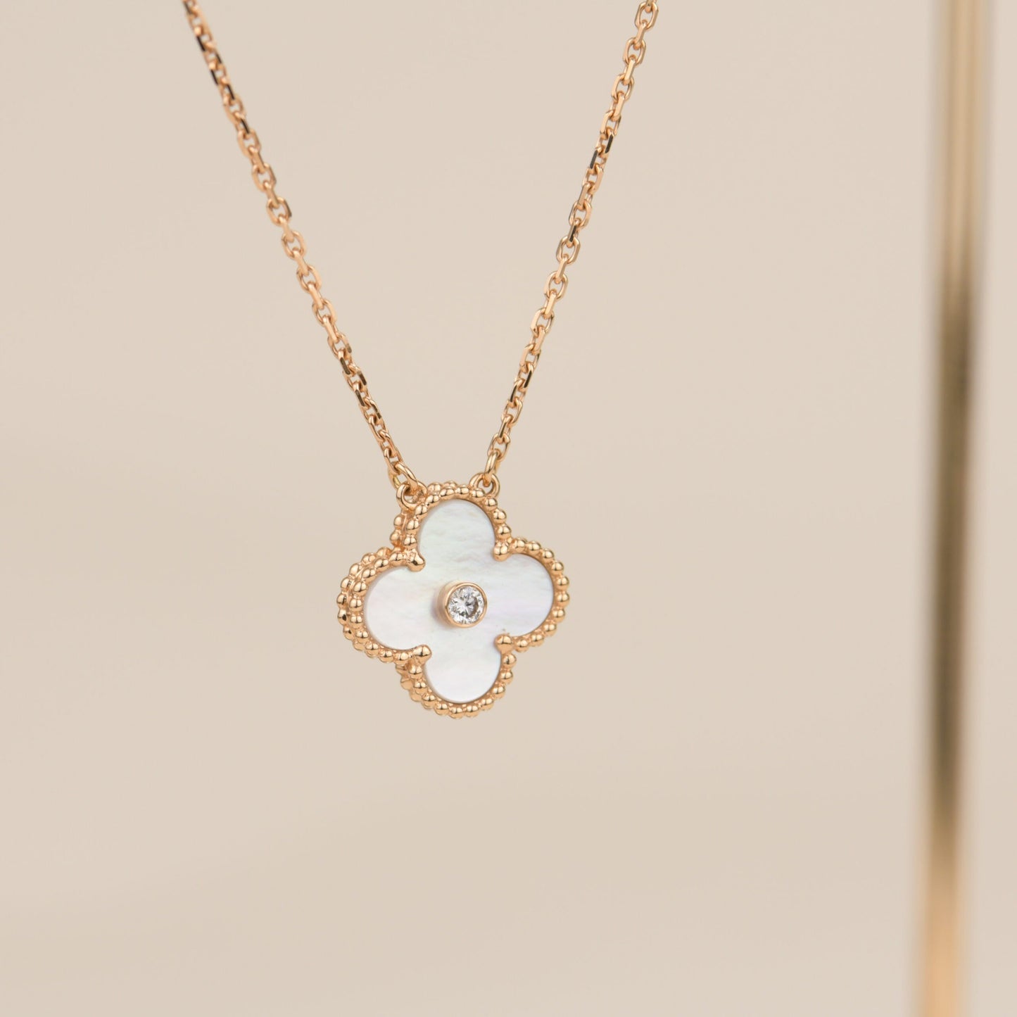 [WZQ]CLOVER 15MM DIAMOND WHITE FRITILLARIA NECKLACE