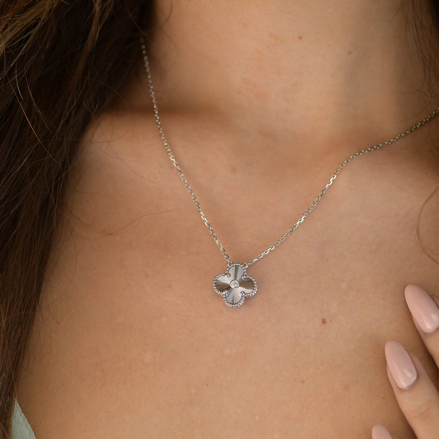[WZQ]CLOVER  15MM DIAMOND LASER NECKLACE SILVER