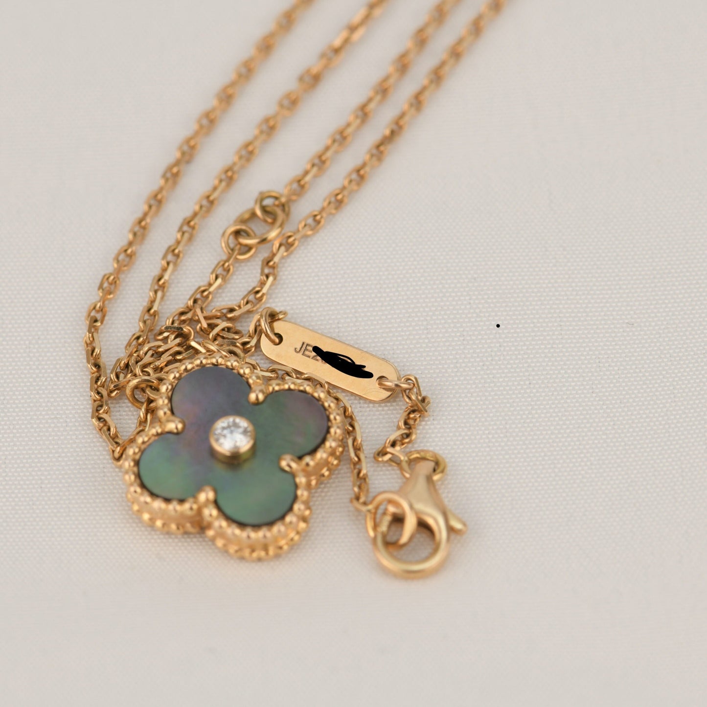 [WZQ]CLOVER 15MM DIAMOND AND MOTHER-OF-GREY NECKLACE