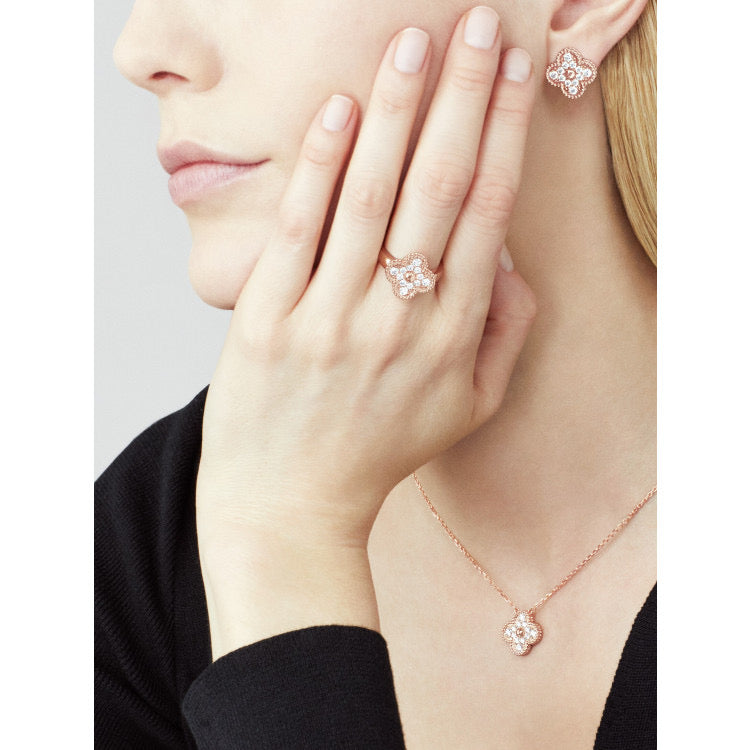 [WZQ]CLOVER 15MM DIAMOND SINGLE FLOWER NECKLACE