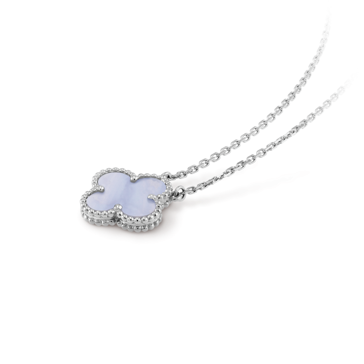 [WZQ]CLOVER 15MM BLUE CHALCEDONY NECKLACE SILVER