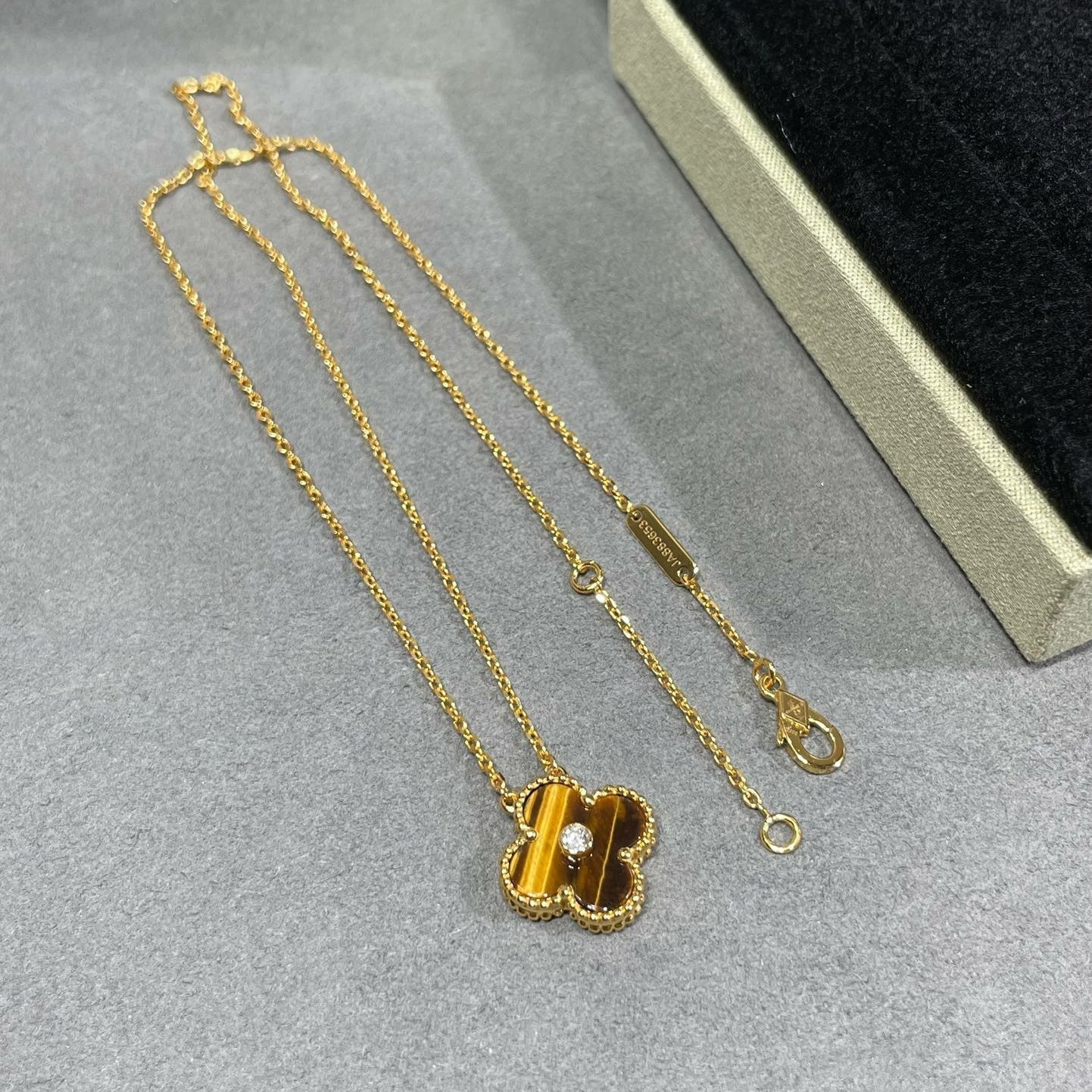 [WZQ]CLOVER 15MM DIAMOND AND YELLOW TIGER'S EYE AGATE necklace