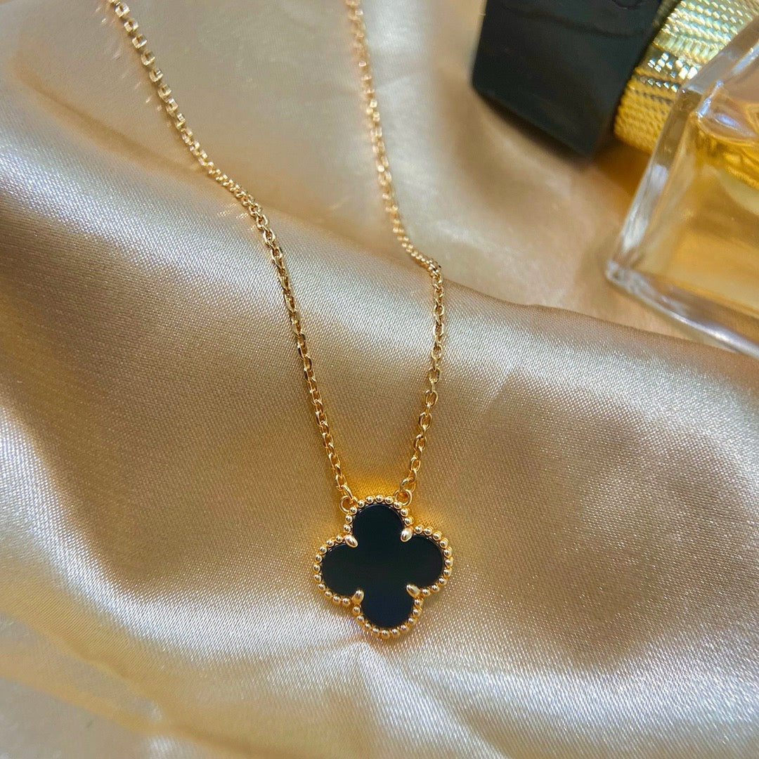 [WZQ]CLOVER 15MM BLACK ONYX SINGLE FLOWER NECKLACE