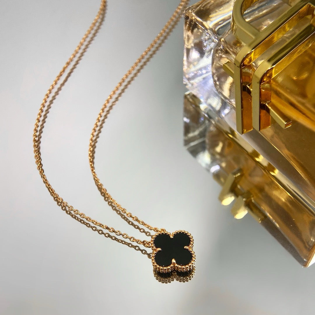 [WZQ]CLOVER 15MM BLACK ONYX SINGLE FLOWER NECKLACE