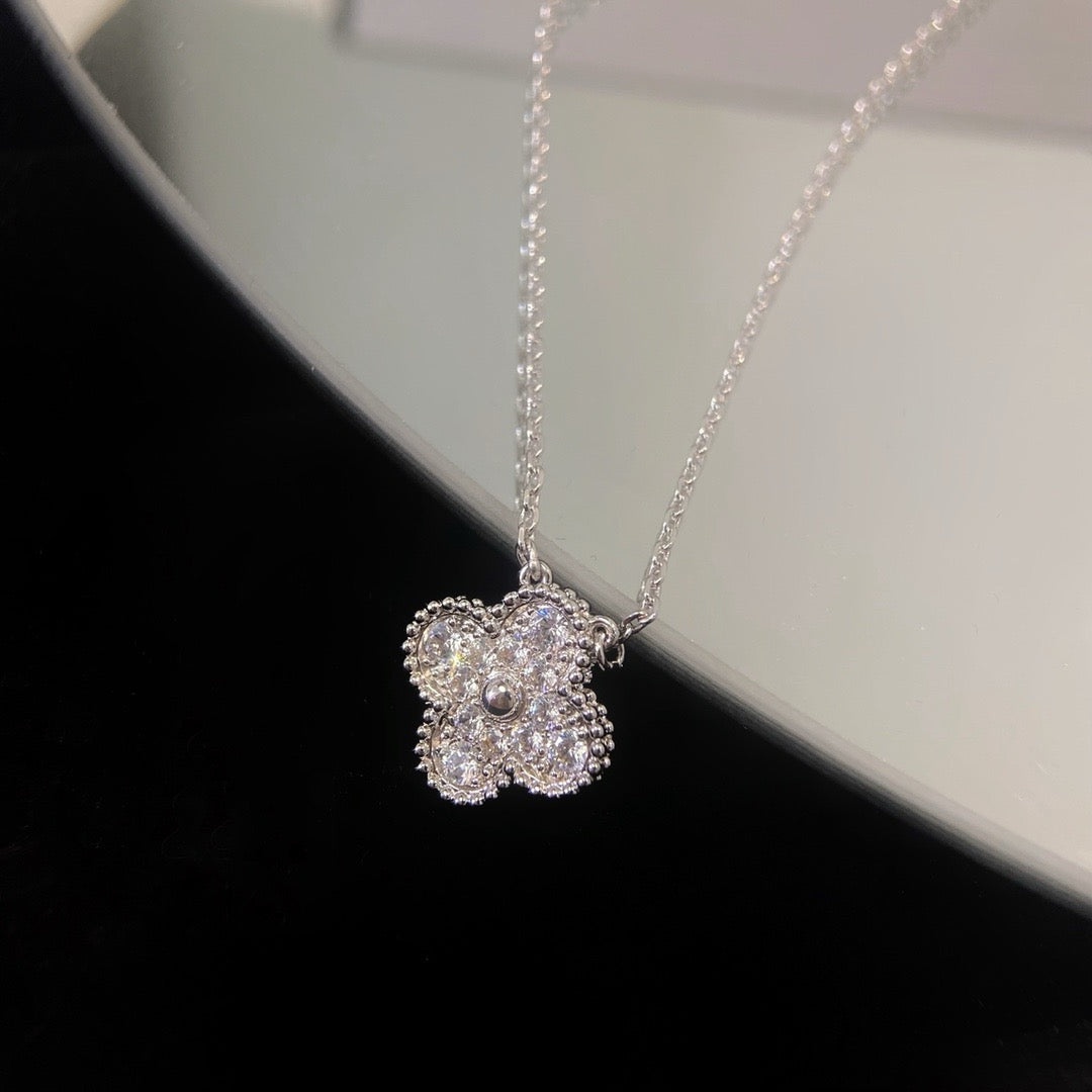[WZQ]CLOVER 15MM DIAMOND SINGLE FLOWER NECKLACE