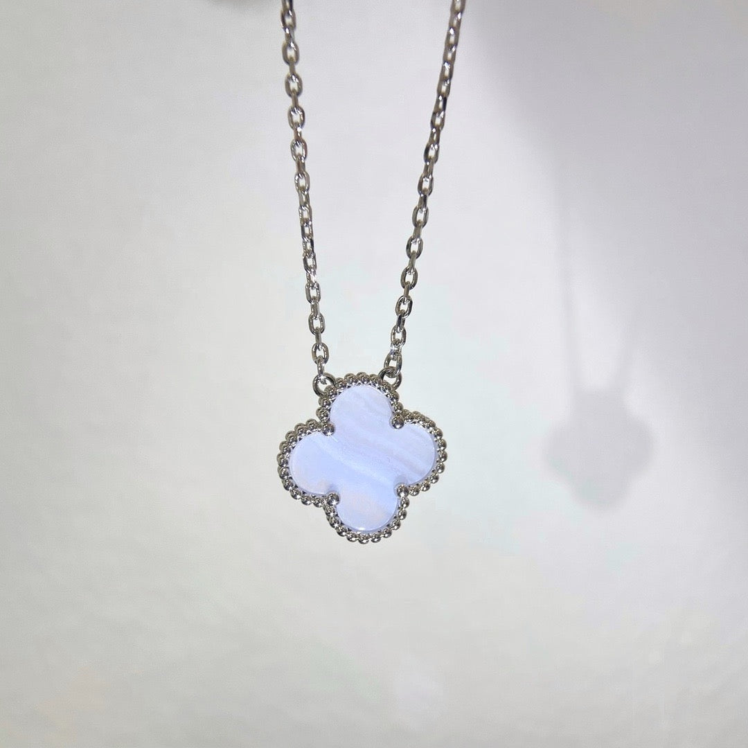 [WZQ]CLOVER 15MM BLUE CHALCEDONY NECKLACE SILVER