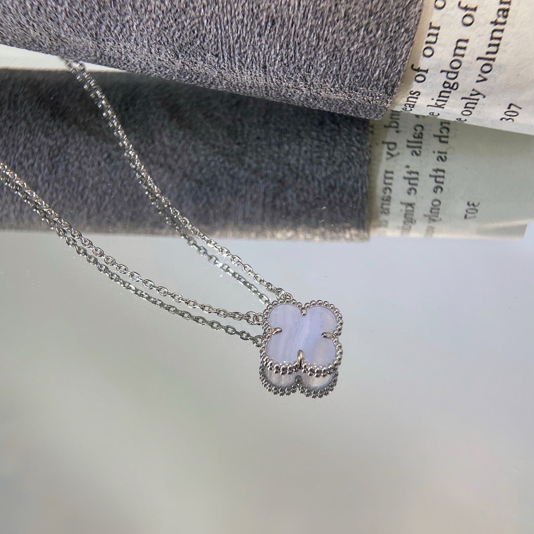 [WZQ]CLOVER 15MM BLUE CHALCEDONY NECKLACE SILVER