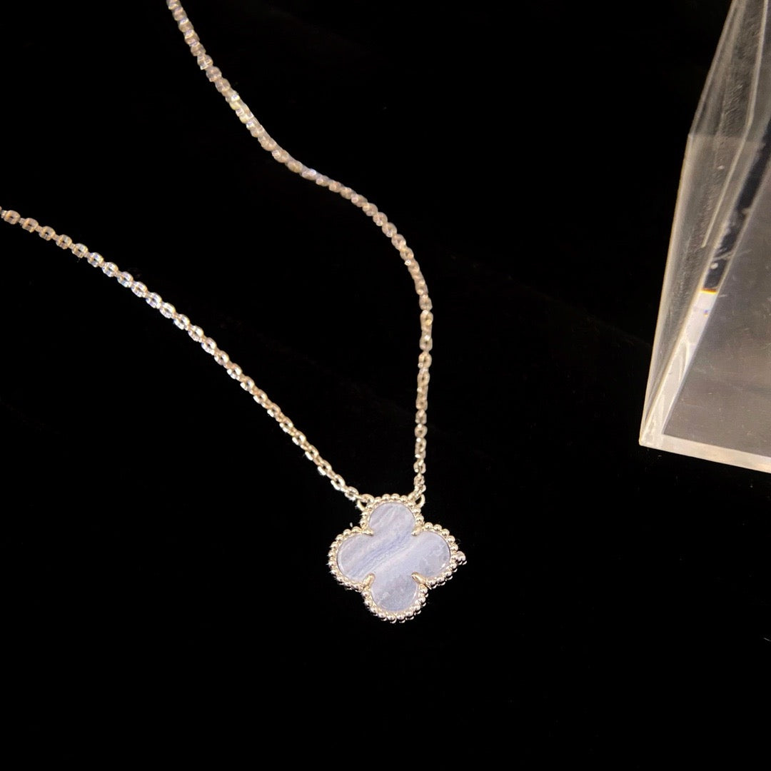 [WZQ]CLOVER 15MM BLUE CHALCEDONY NECKLACE SILVER