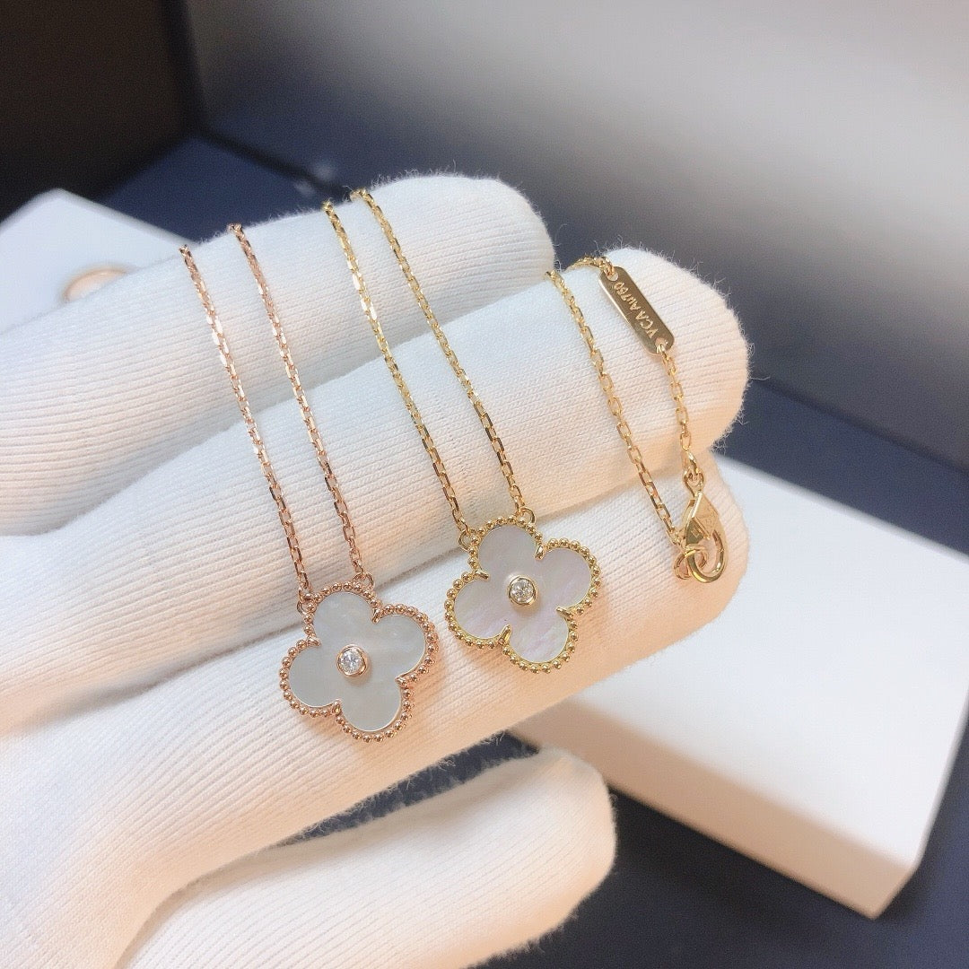 [WZQ]CLOVER 15MM DIAMOND WHITE FRITILLARIA NECKLACE