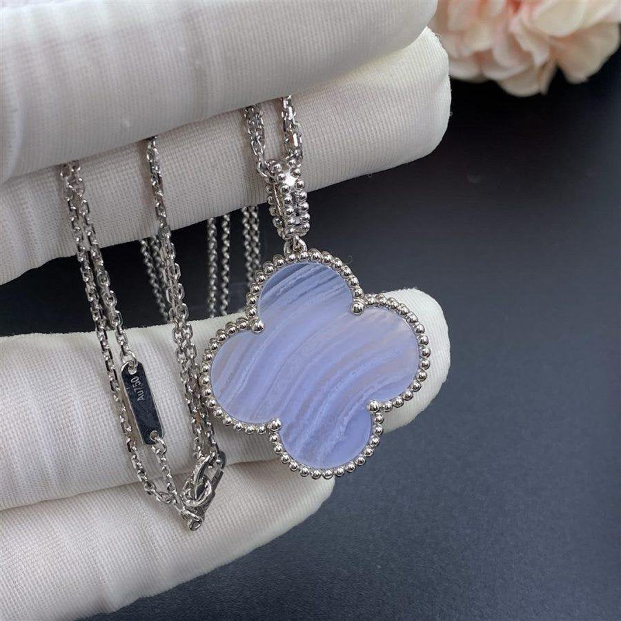 [WZQ]CLOVER SILVER CHALCEDONY BIG CLOVER NECKLACE