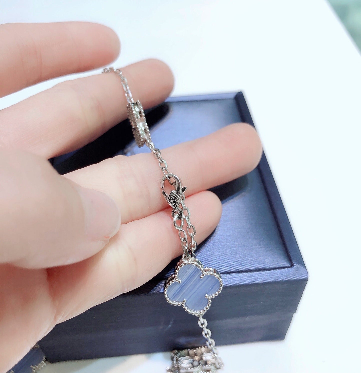 [WZQ]CLOVER 10 MOTIFS CHALCEDONY DIAMONDS SILVER NECKLACE