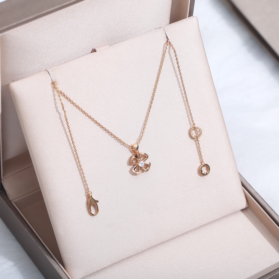[WZQ]FIOREVER NECKLACE DIAMOND CENTER