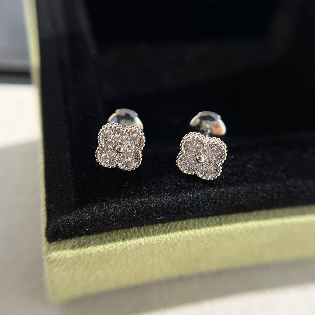 [WZQ]CLOVER MINI DIAMOND STUD EARRINGS