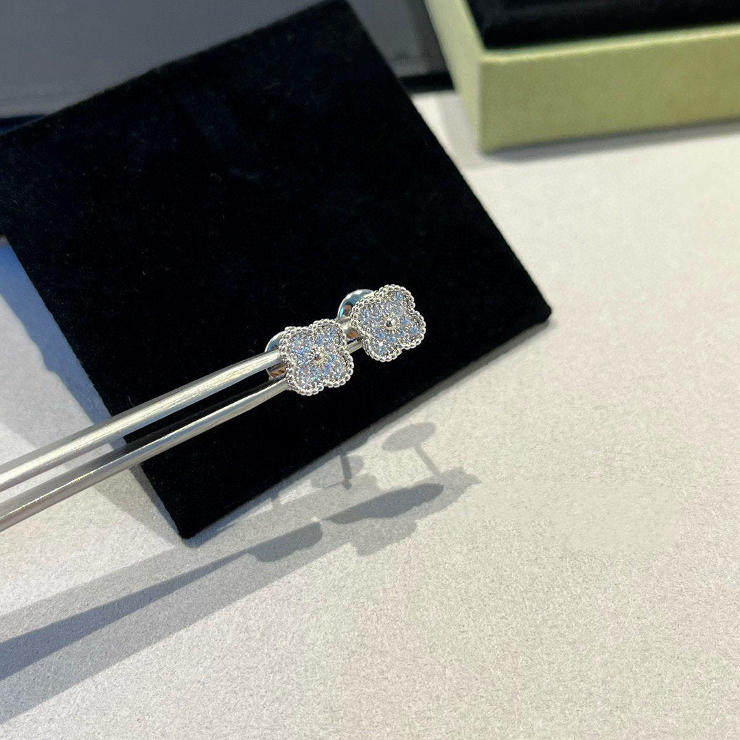 [WZQ]CLOVER MINI DIAMOND STUD EARRINGS