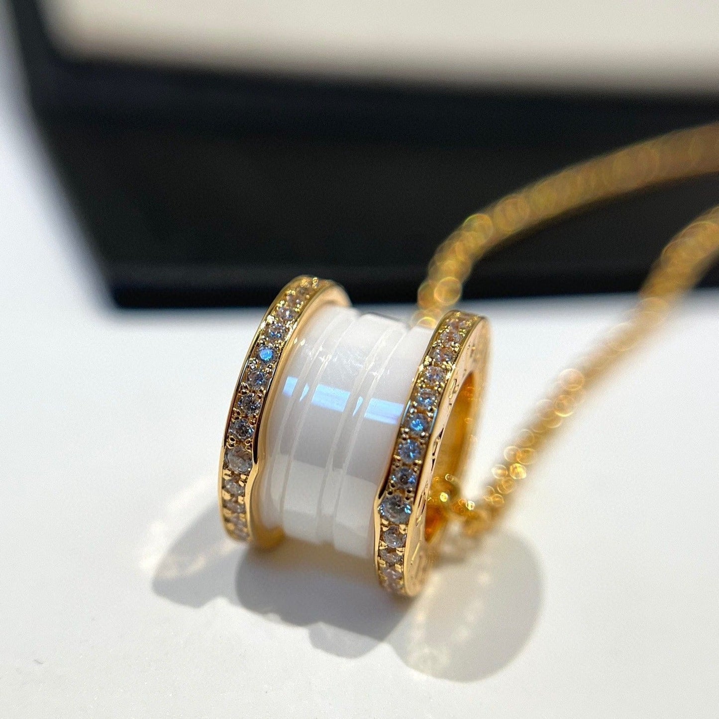 [WZQ]ZERO 1 WHITE CERAMIC DIAMOND PINK GOLD NECKLACE